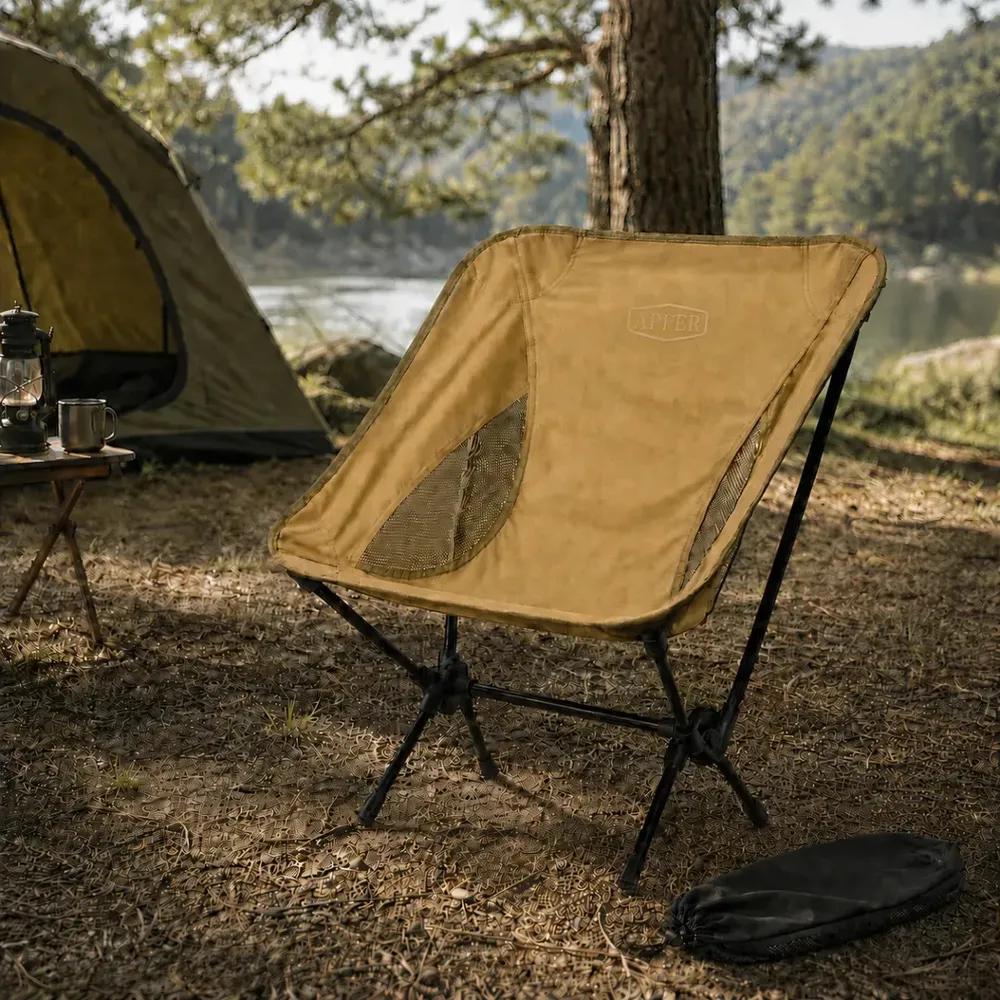 Cadeira Camping Dobrável Portátil Compacta para Pescar, Praia, Trilha, Viagens, Acampamento, Varanda, Parques e Lazer Suporta até 100kg - APFER (CÁQUI)