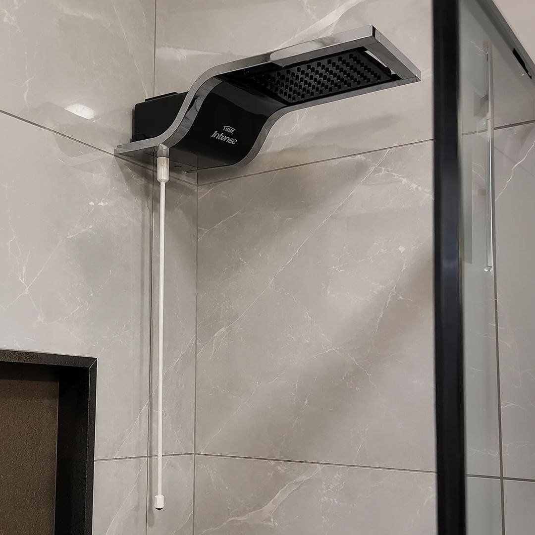 Chuveiro elétrico de parede Fame DUCHA INTENSE preto 7.8kW 220V