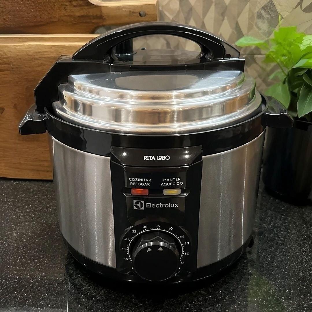 Panela de Pressão Elétrica Electrolux por Rita Lobo 3L Preta Efficient c/ Timer (PCE15)