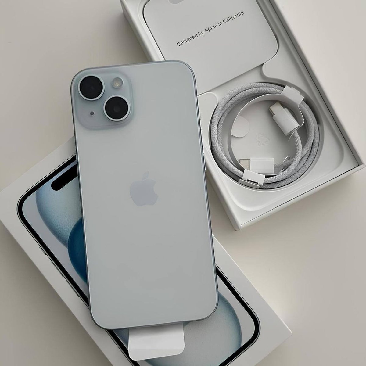 Apple iPhone 15 (256 GB) — Azul