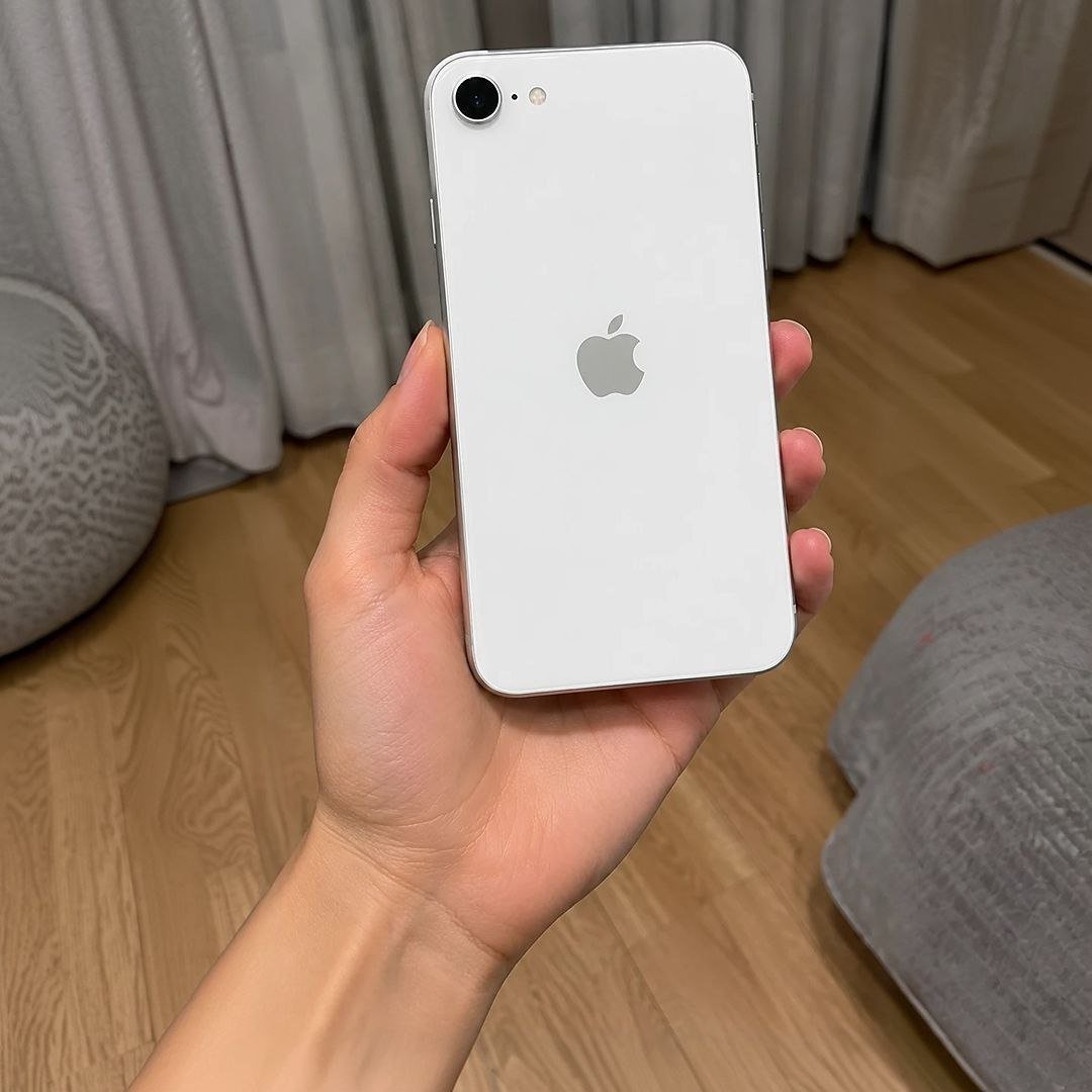 Apple iPhone 16e 128GB  Branco 6,1" 48MP iOS 5G