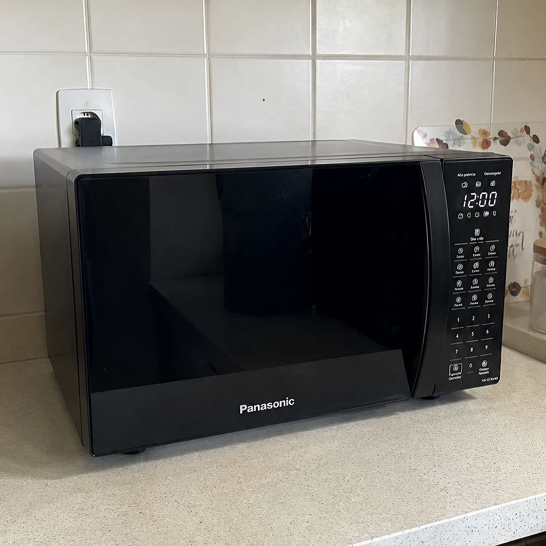 Microondas Panasonic Dupla Refeição 34L Black Glass - NN-ST66NBRU 220v