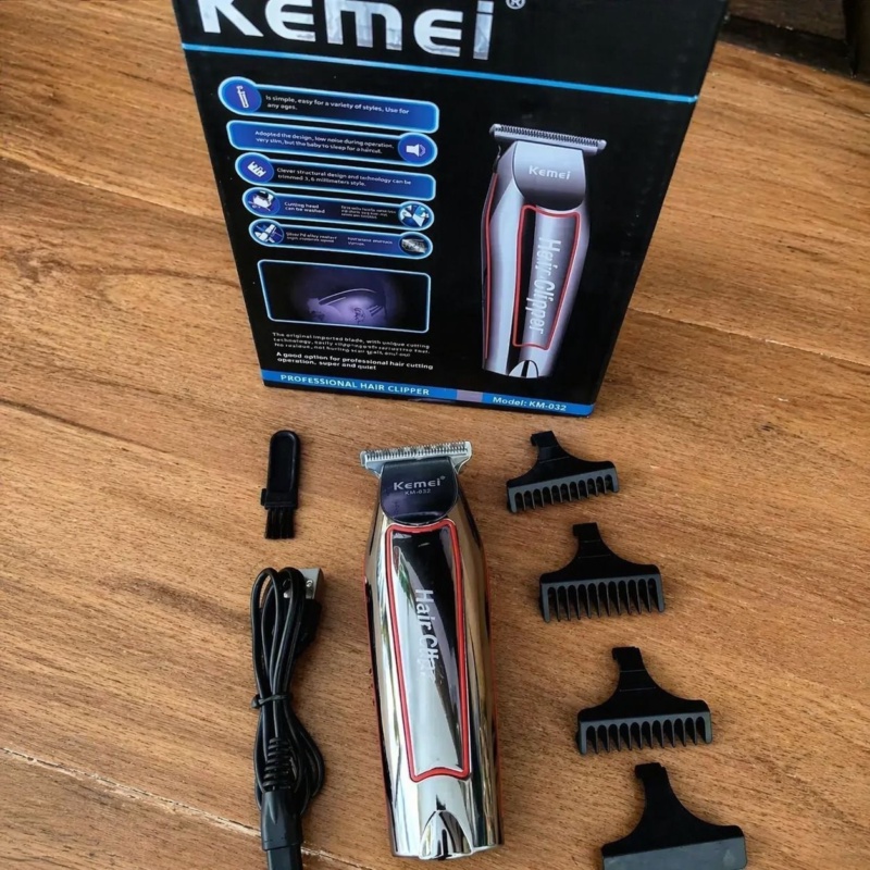 Maquina Cortar Cabelo Aparar Barba Kemei Km-032 Acabamento