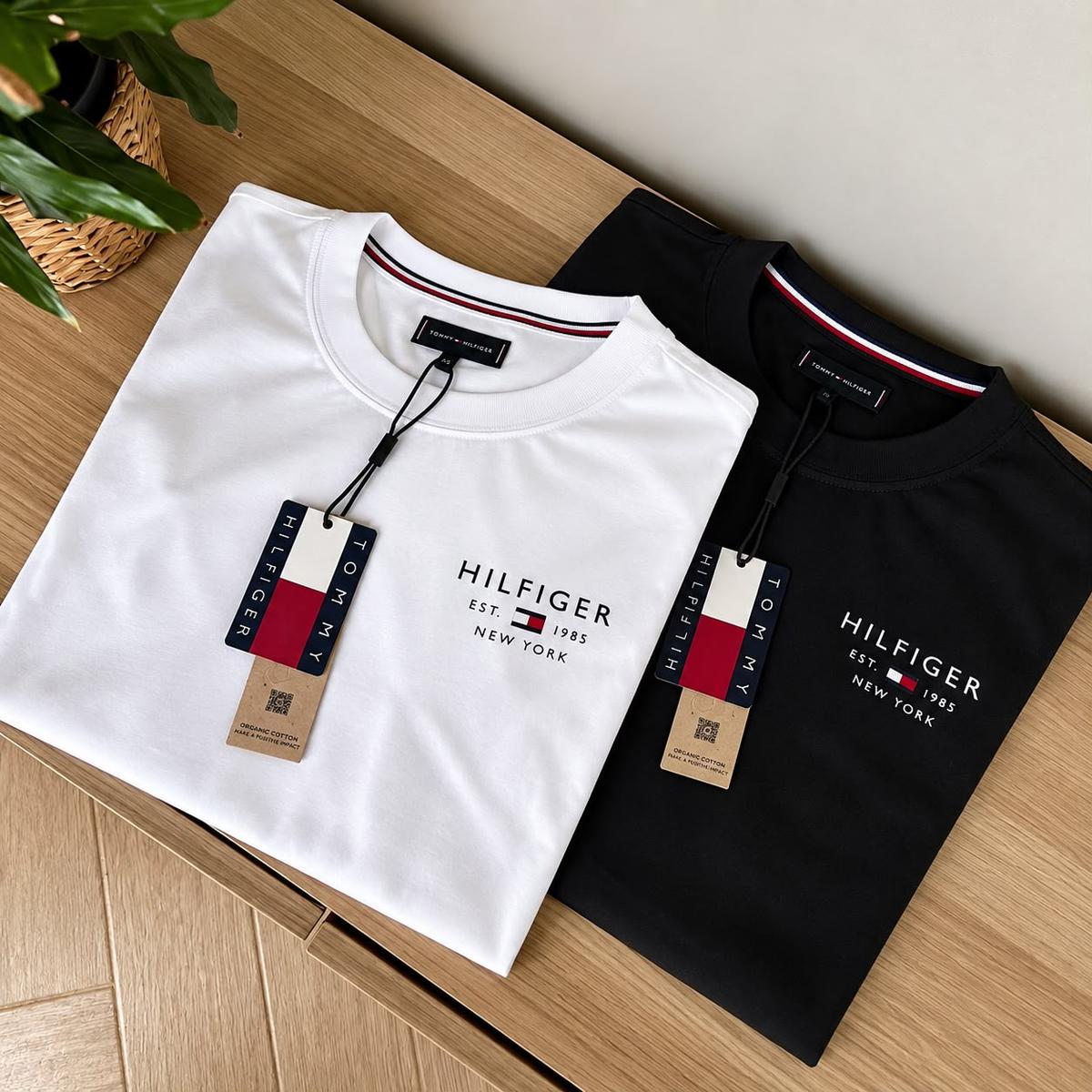 Kit 2 Camisetas Tommy Hilfiger Brand Love Small