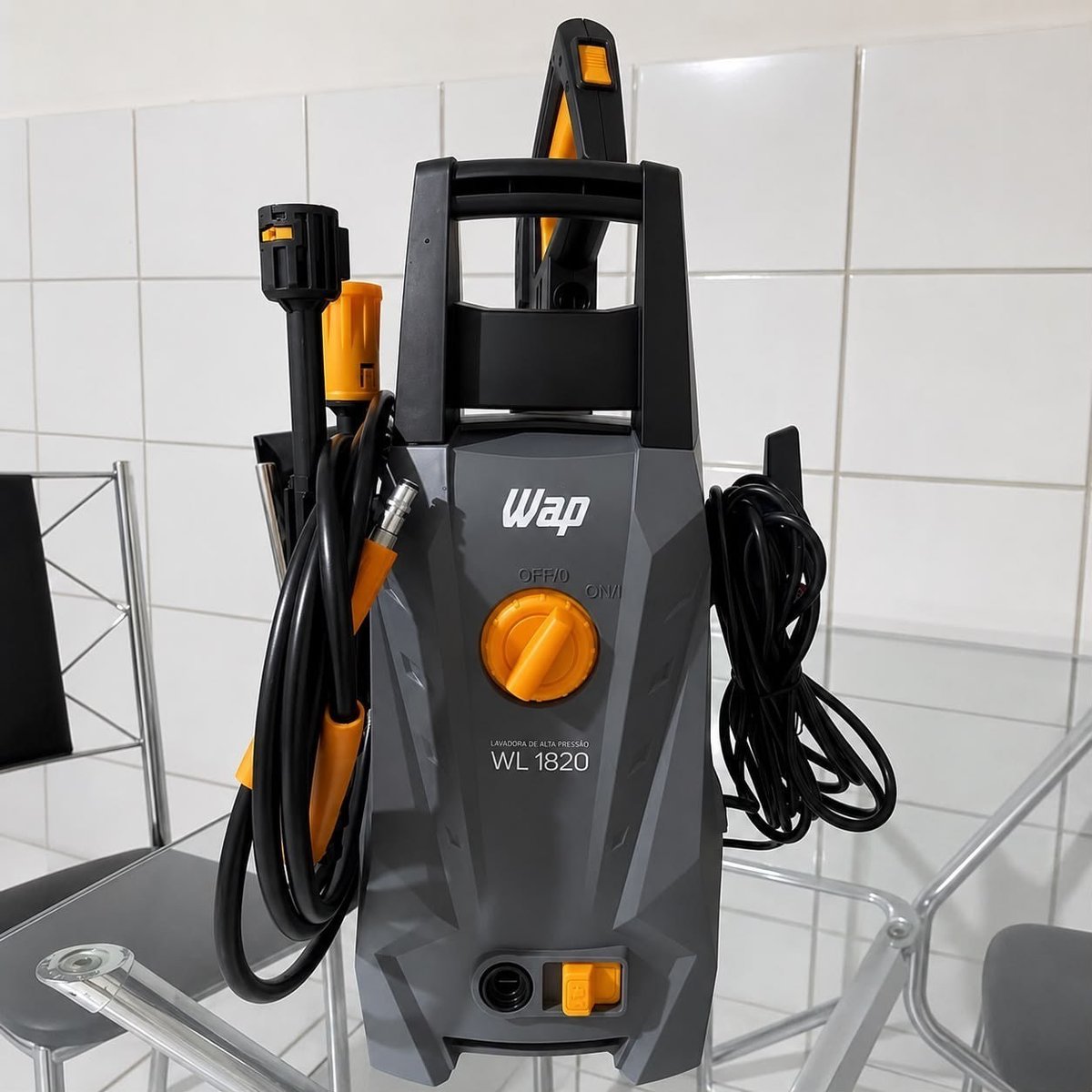 Lavadora de Alta Pressão WAP WL 1820 1400W com Stop Total, Jato Leque e Concentrado
