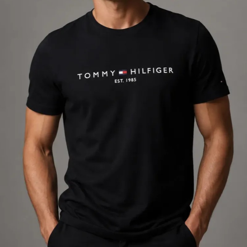 Camiseta Tommy Hilfiger Logo Est 1985 (P ao G1)
