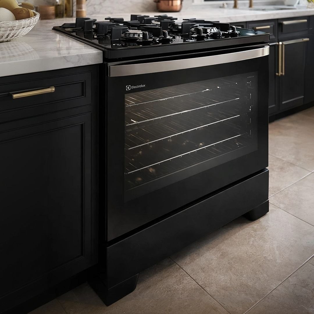 Fogão de Piso 5 Bocas à Gás Electrolux FE5GB Efficient com Mesa de Vidro Preto Bivolt