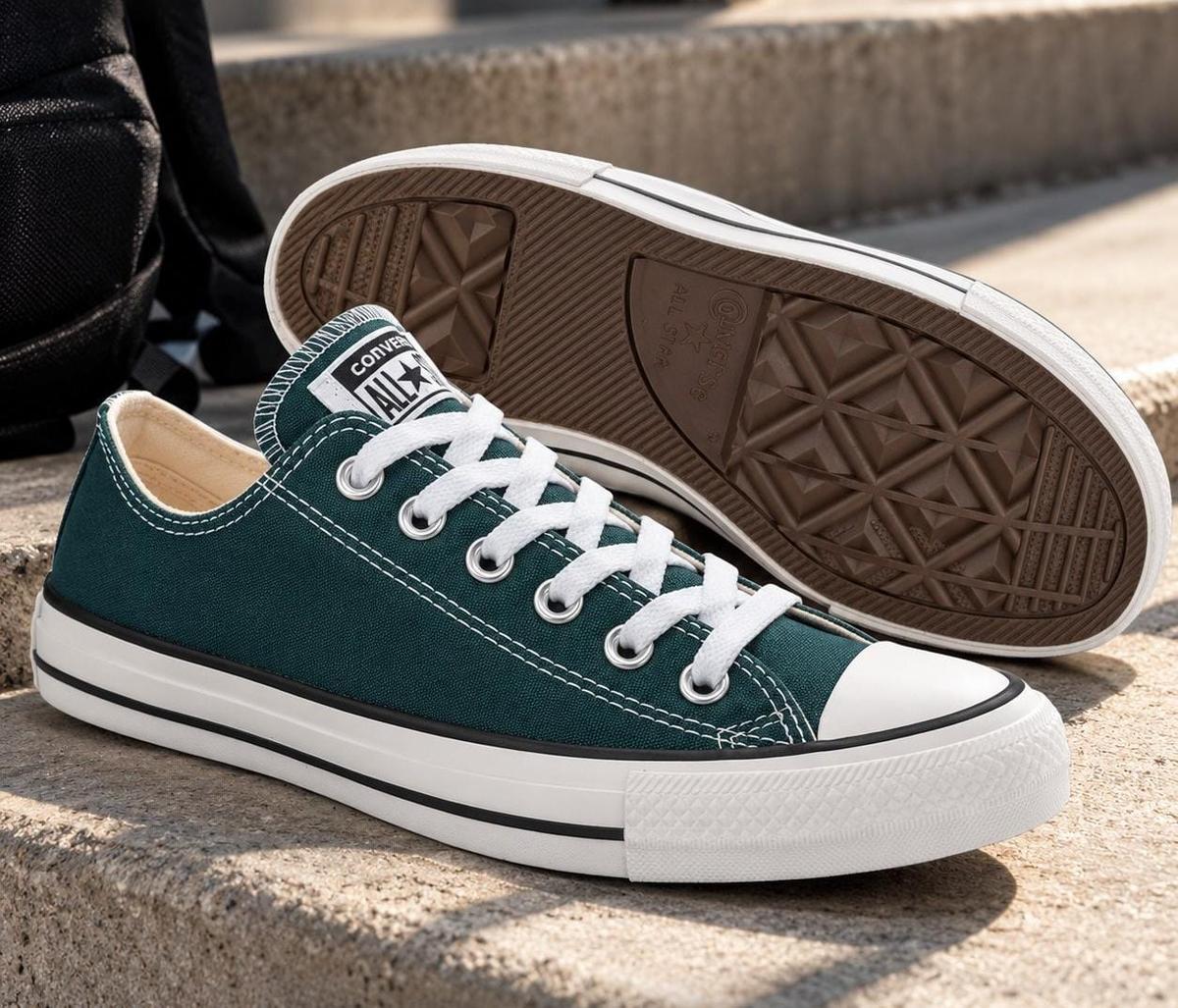 Tênis Converse Sem Gênero Taylor Ct0420 de Cano de Curto e Tecido ​