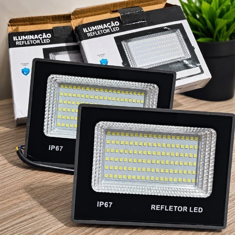 Kit 2 Refletor Super Led 400w Ip67 Holofote Bivolt Prova D'água Branco Frio 6500k Preto