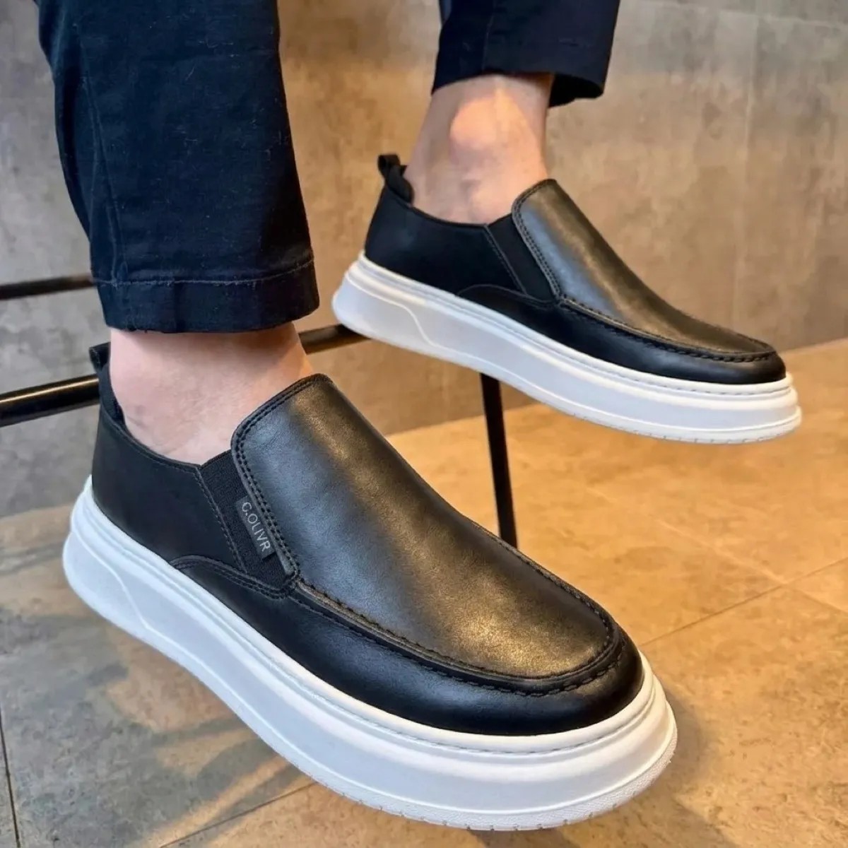 Sapatênis Casual Masculino Calce Fácil Couro Legítimo Loafer Preto Couro Liso (37 ao 44)