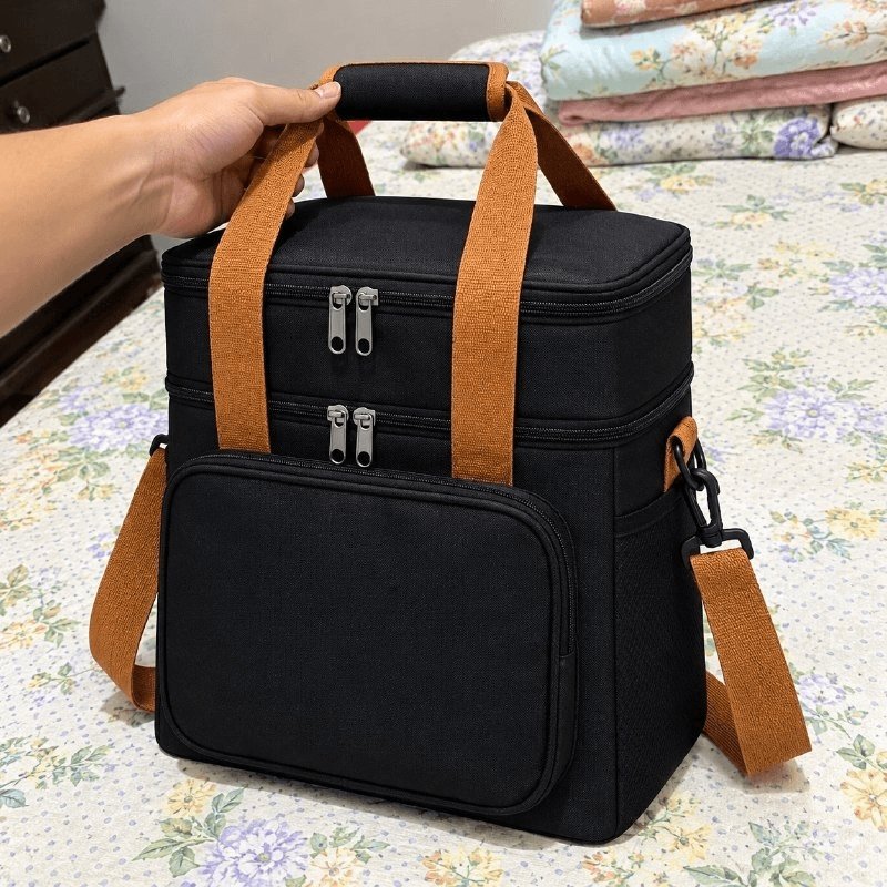Bolsa Térmica Marmita Tche Amo 13.5 L Alça Transversal Ajustável Removível 2 Compartimentos Organiza Conserva Seus Alimentos Quente ou Frio Cor Cinza