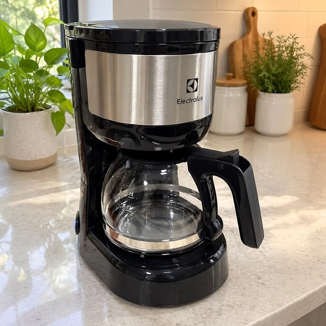Cafeteira Elétrica Electrolux filtro permanente removivel  15 Xíc 600ml 127V ECM10