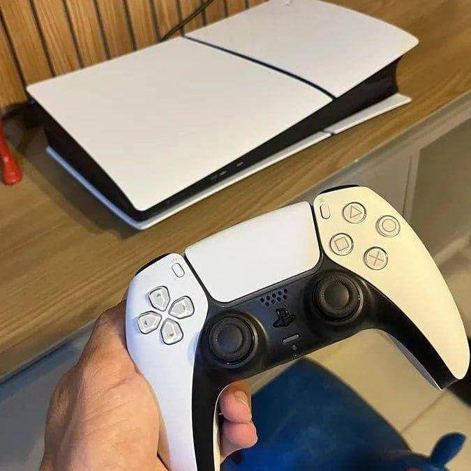 PlayStation 5 Edição Digital 825GB 1 Controle Branco Sony