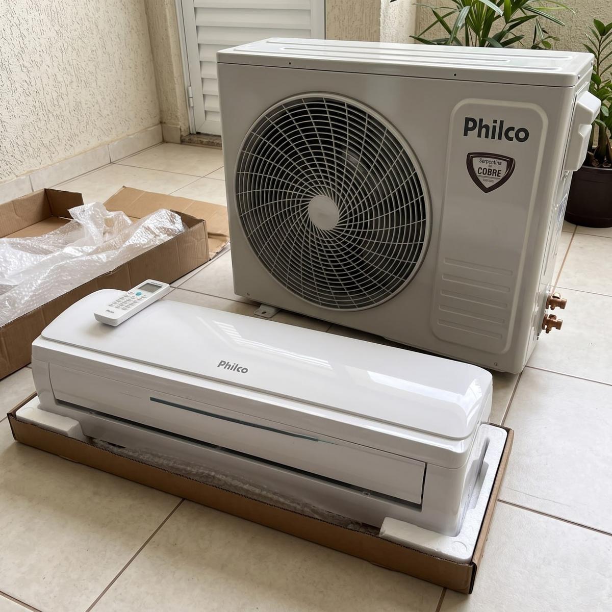 Philco PAC18FI ar condicionado branco de 18k btus Frio R-32 220V