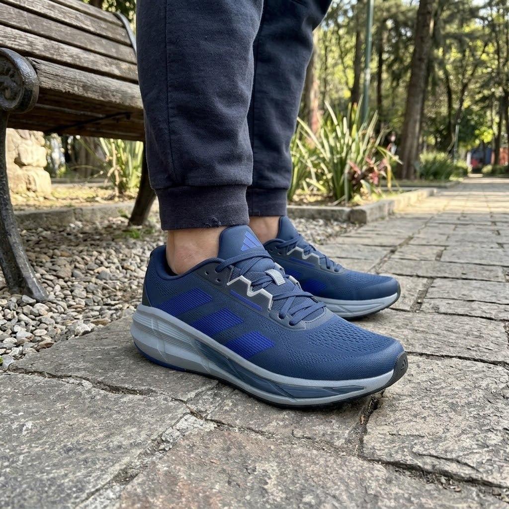 Tênis de Corrida Masculino Questar 3 Adidas