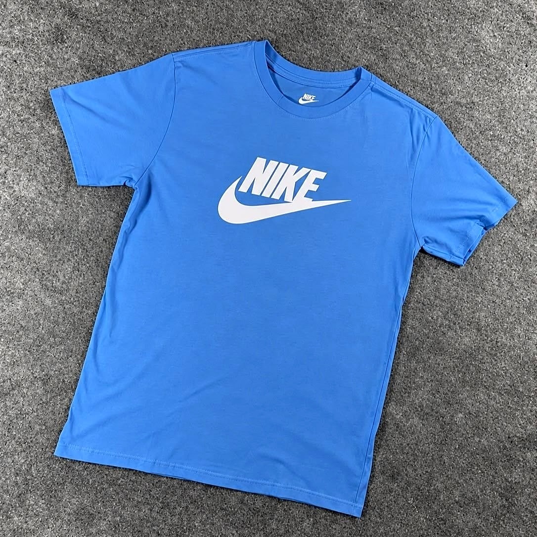 👕 Camiseta Nike Sportswear Essentials (5 cores)