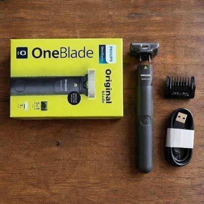 Barbeador e Aparador Elétrico Philips OneBlade com Pente 5 em 1