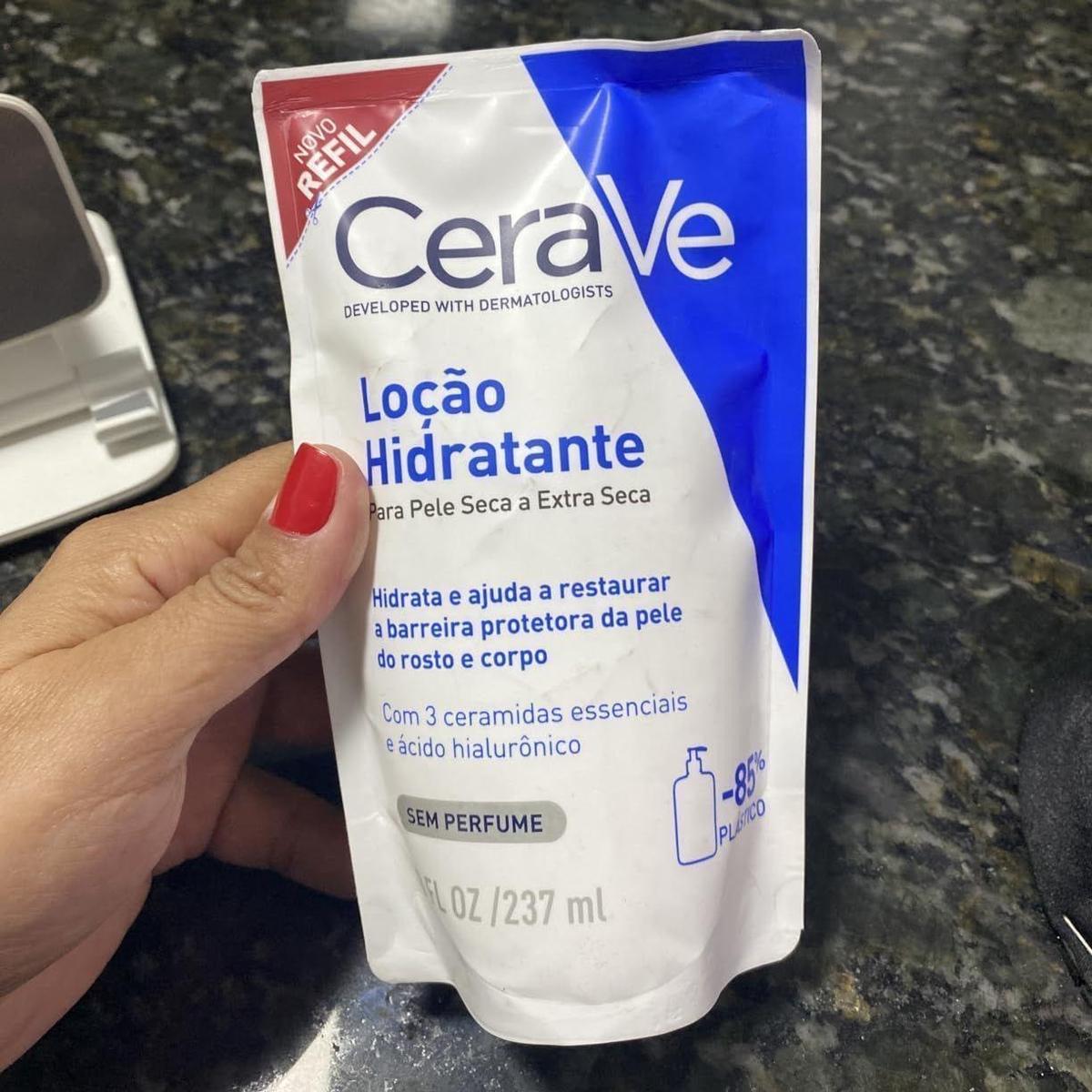 CeraVe, Loção Hidratante Corporal, com textura Fluida e Ácido Hialurônico