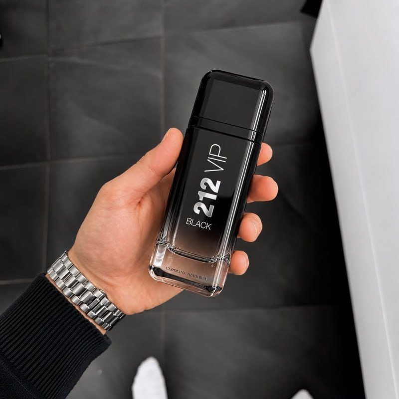 Perfume 212 Vip Black Edp 100Ml