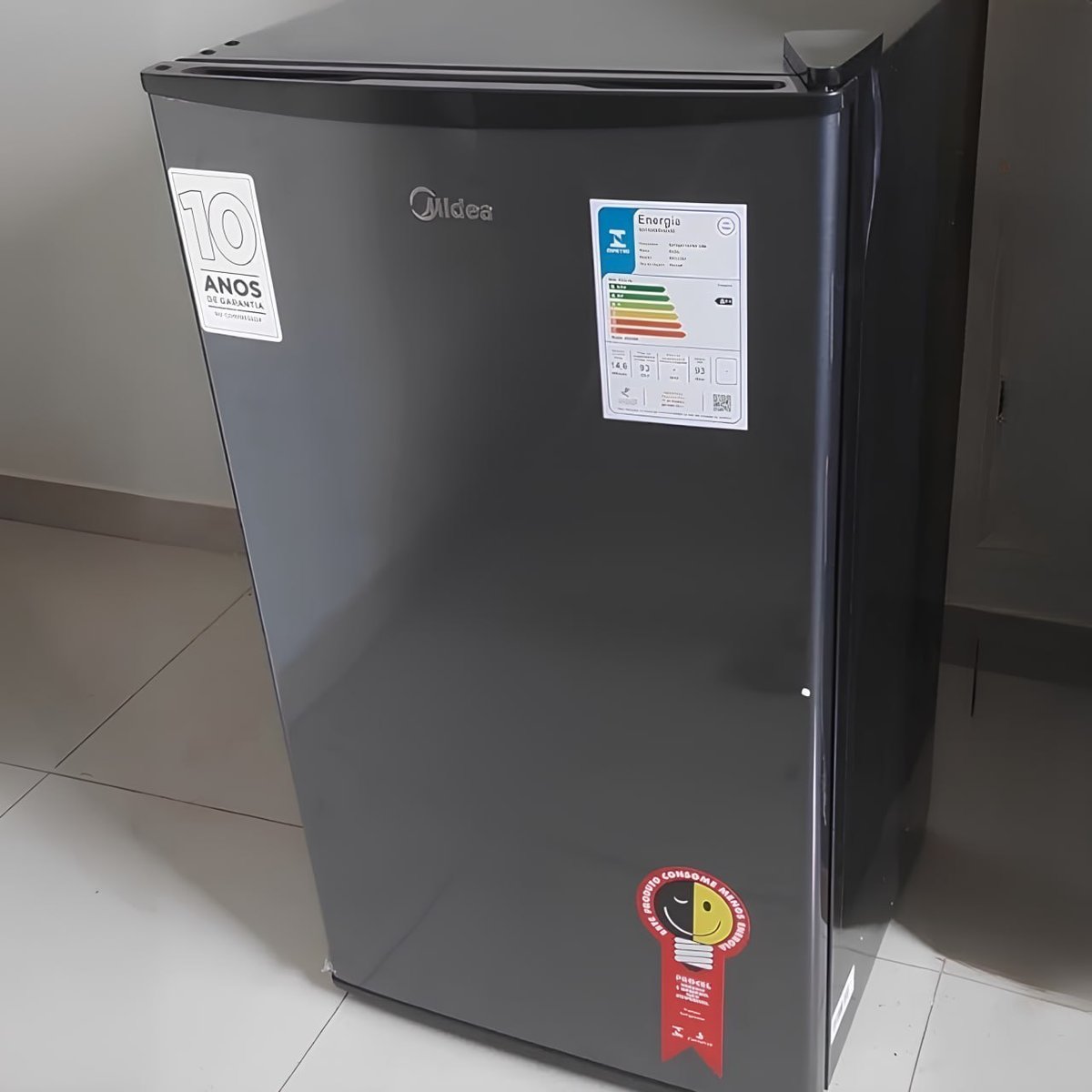 Frigobar 93 Litros Black Edition Inverter Bivolt Midea
