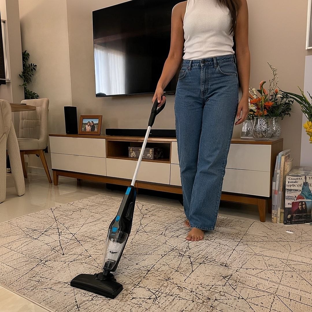 Aspirador de Pó Vertical Midea, 1350W, 2 em 1, cabo de 5M, Preto e Azul