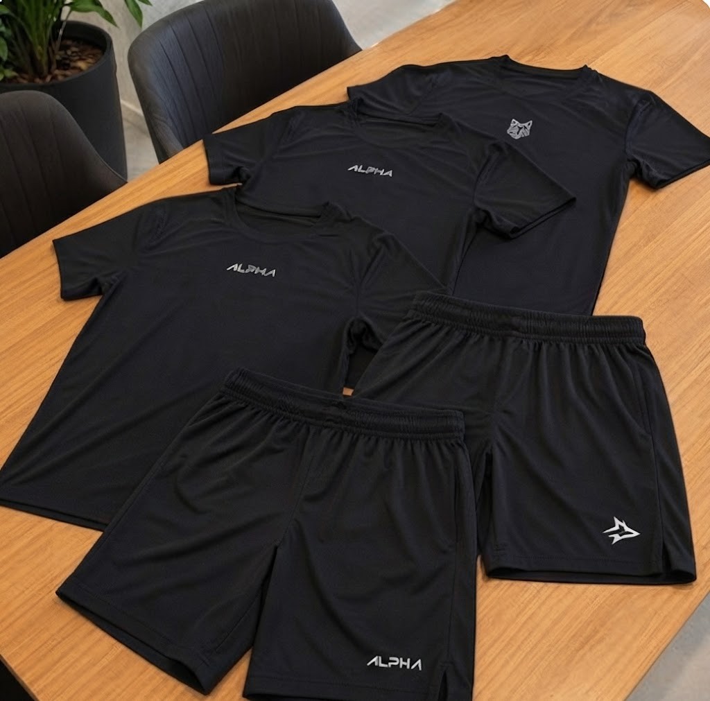 Kit 5 Peças All Black Dry 3 Camisetas E 2 Bermudas Alpha (P ao GG)