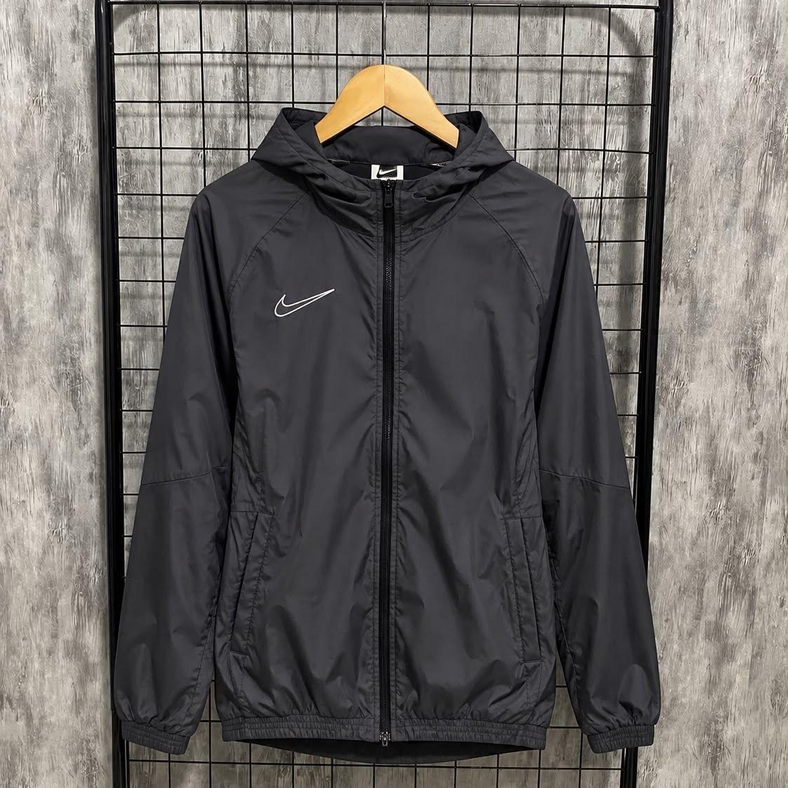Jaqueta Nike Academy Impermeável