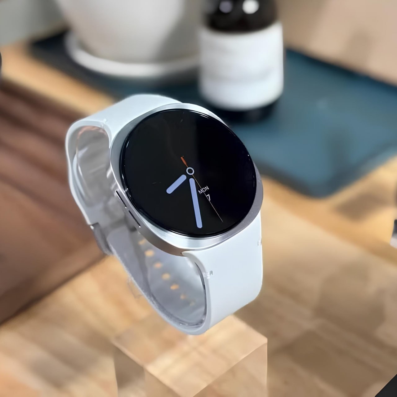 Smartwatch Samsung Galaxy Watch 8 40mm Prateado com Bluetooth e Wi-Fi