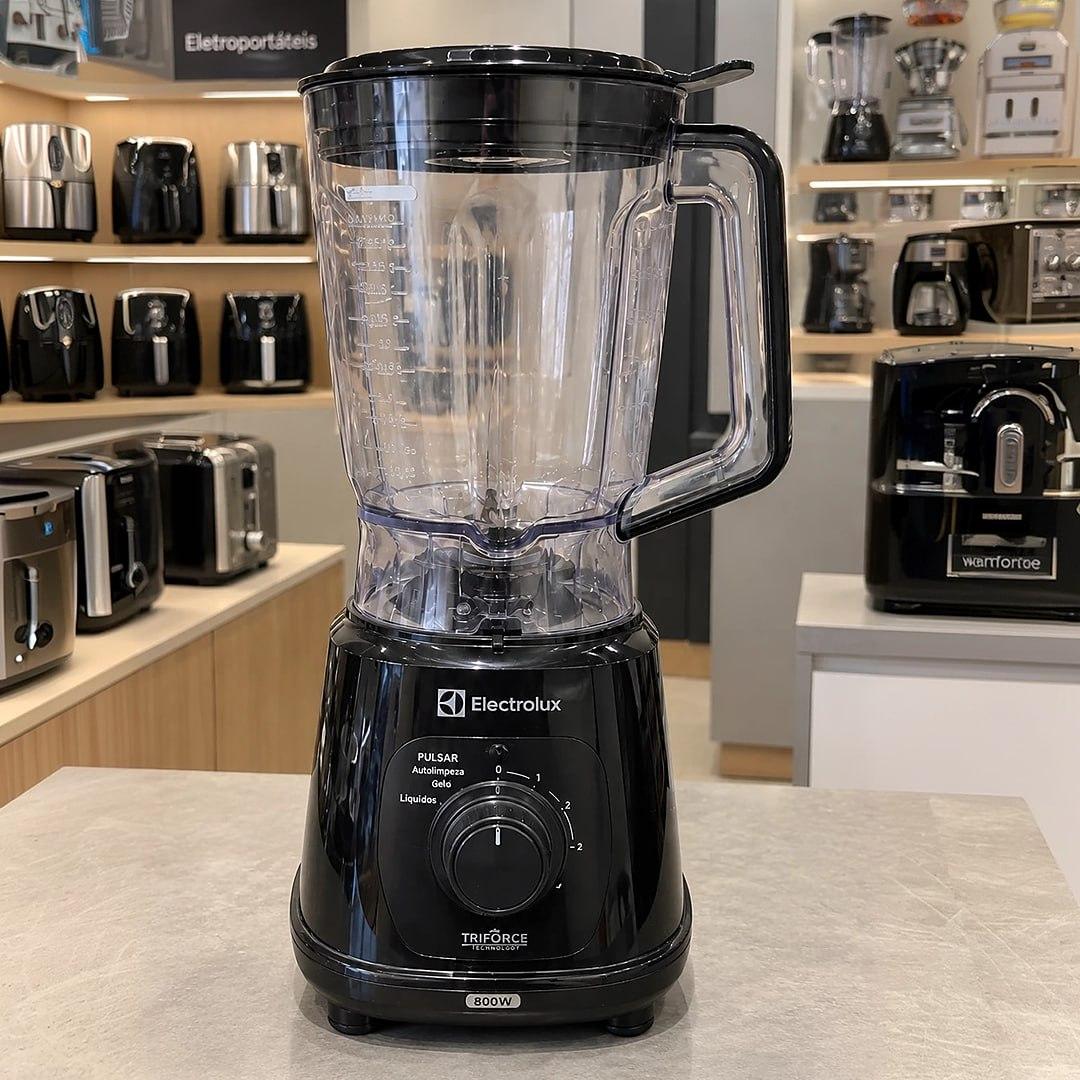 Liquidificador Electrolux 600W 2,7L Efficient TriForce Preto (EBL700) 127V