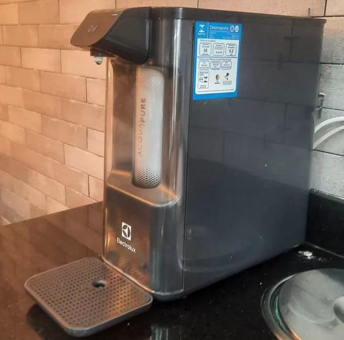 Purificador de Água Gelada Fria e Natural Elétrico Compacto PE12G