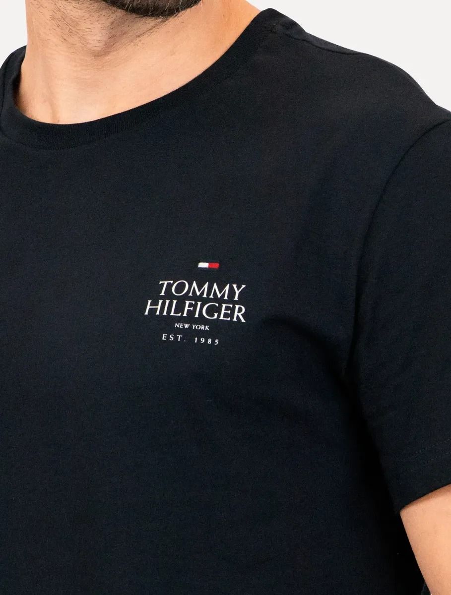 Kit com 2 Camisetas Tommy Hilfiger Brand Love