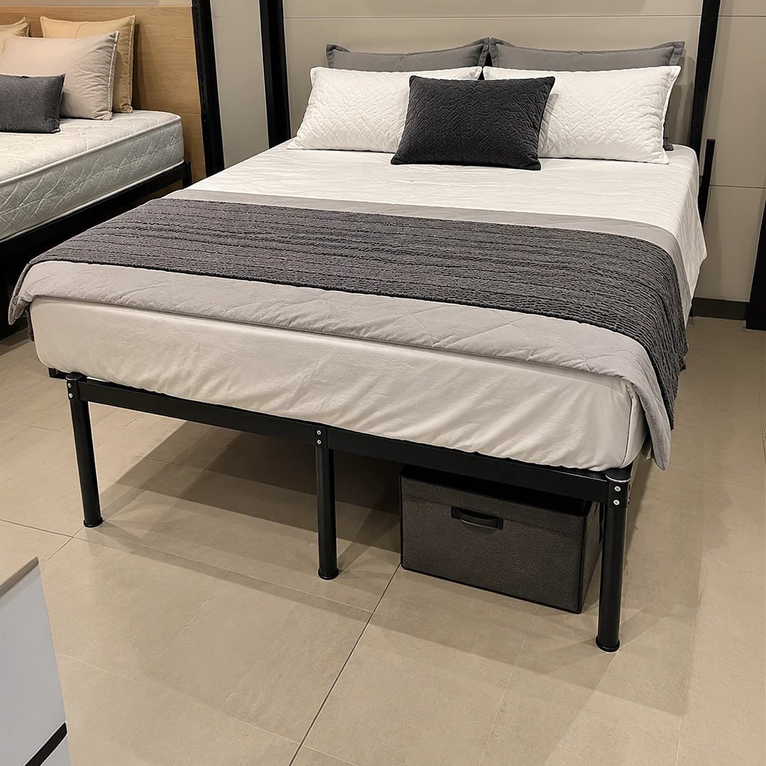 Estrado de Cama Casal Preto Romantic Crown
