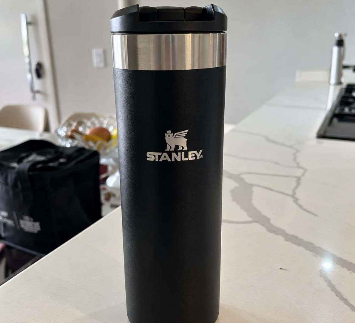 Garrafa Térmica Stanley Aerolight Transit Slim Black 2.0 591ml