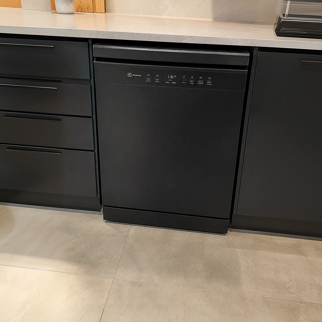 Lava-Louças Electrolux 14 Serviços Preta Experience LL14P 127V