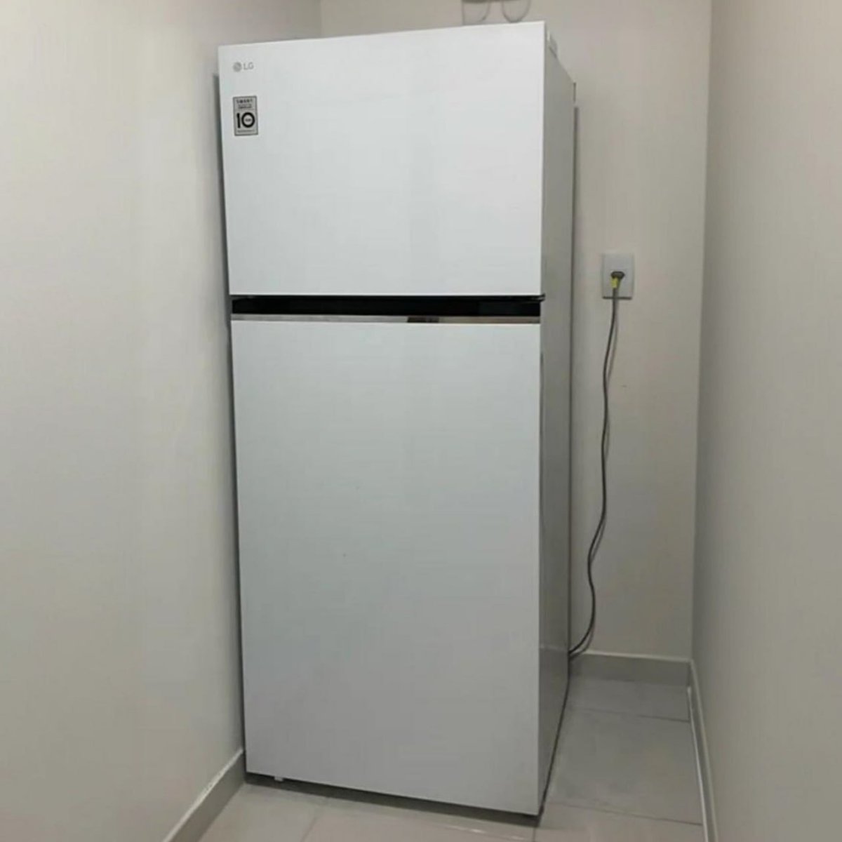 Geladeira/Refrigerador LG Frost Free Inox Duplex Branca 375L GN-B372PQW - 220V