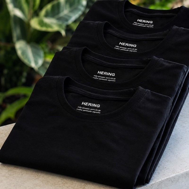 Kit Com 3 Camisetas Masculinas Básicas Slim Cor Preto Hering Preto Liso (P ao G)