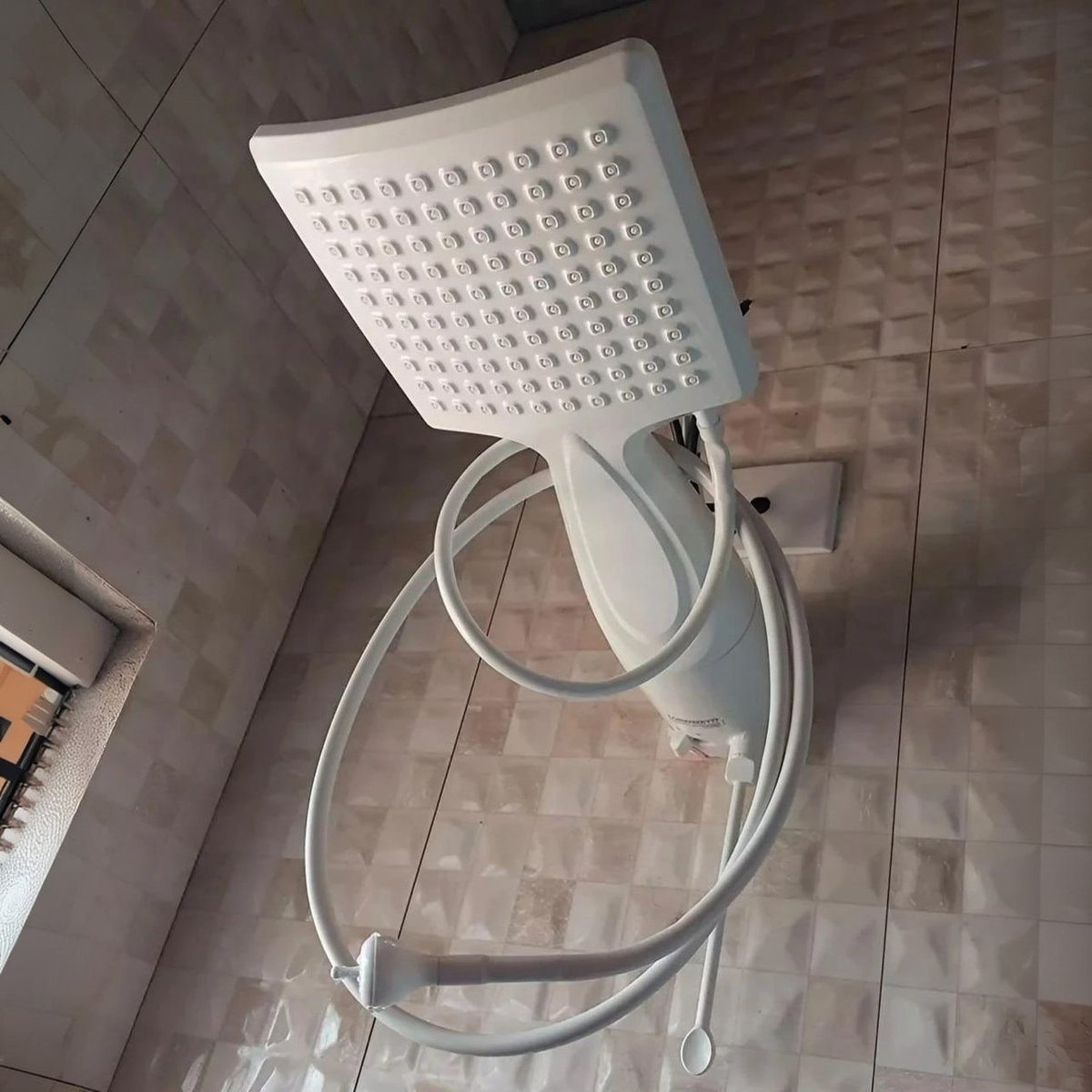 Chuveiro Loren Shower eletronico Ultra Branco 7500W 220V lorenzetti