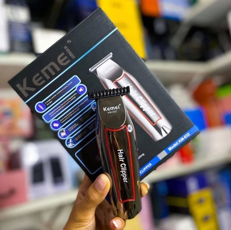 Máquina De Acabamento Sem Fio Kemei Km-032 Prateada 3 Pentes