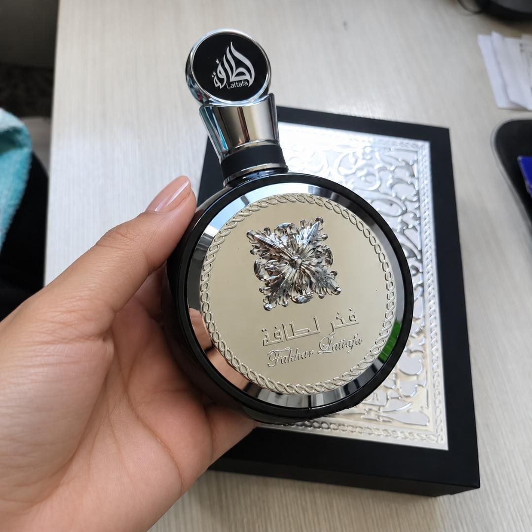 Perfume Lattafa Fakhar Black 100ml