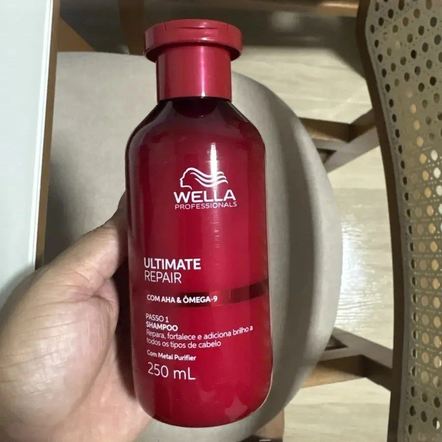 Wella Professionals Ultimate Repair Shampoo 250ml