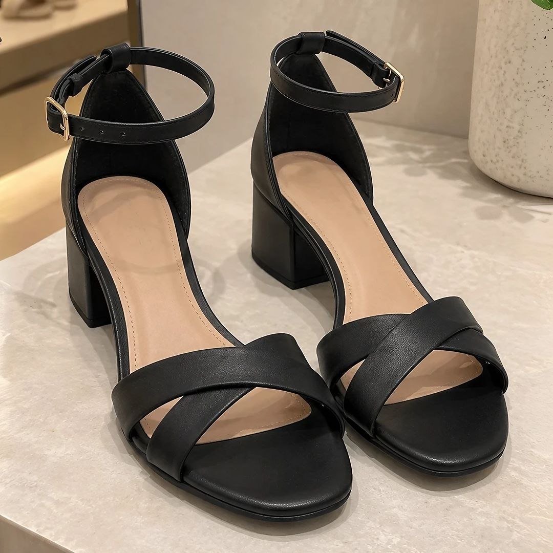 Saltinho Baixo Feminino Sandália Gigil (3 cores)