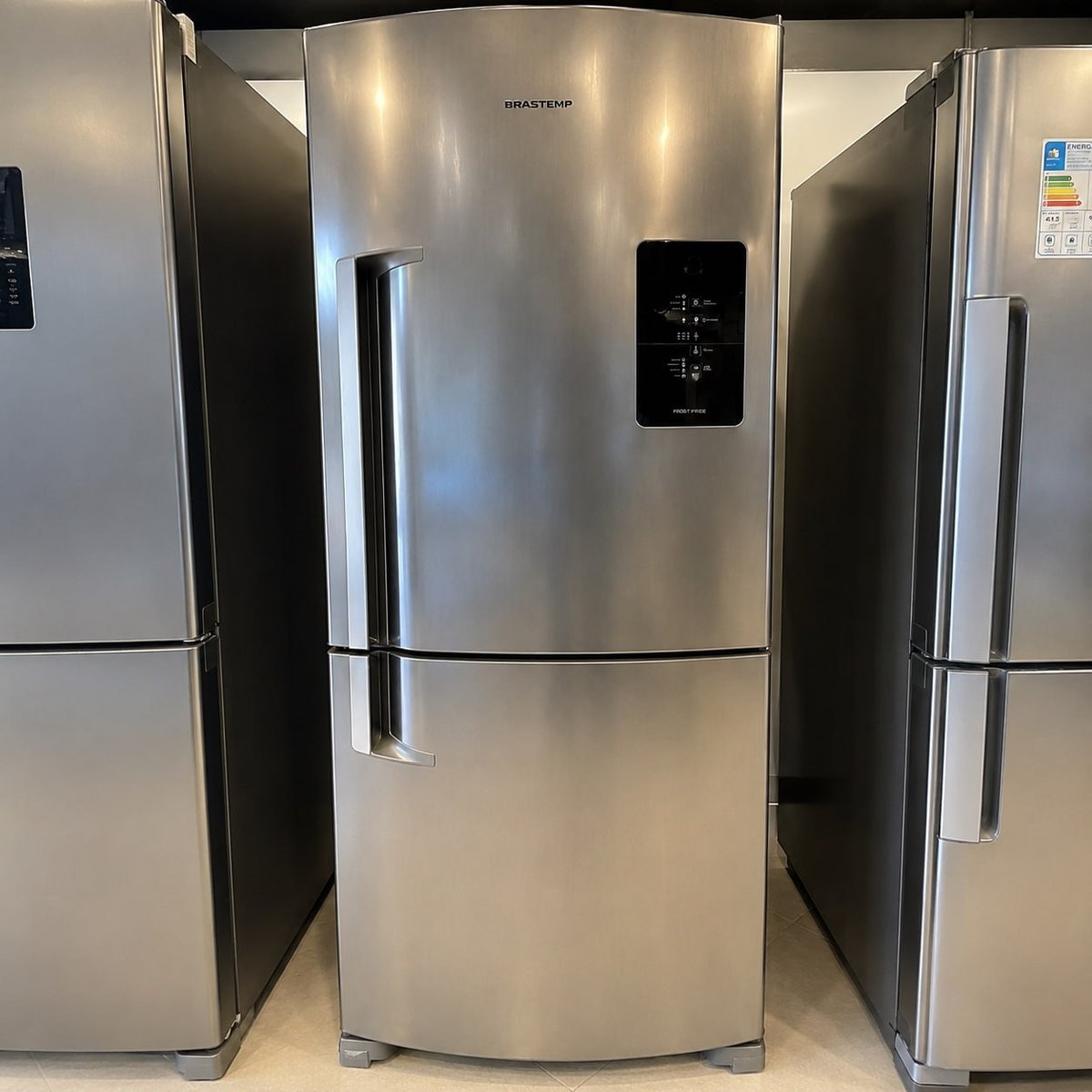 Geladeira Brastemp Frost Free Inverse 591 Litros Inox - BRE85MK
