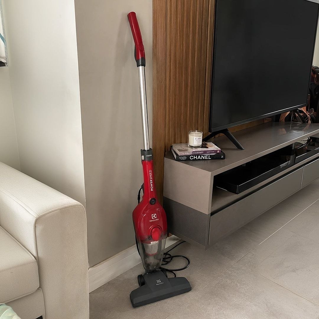 Aspirador pó vertical com fio portátil 2 em 1 1100W Electrolux STK13 220V