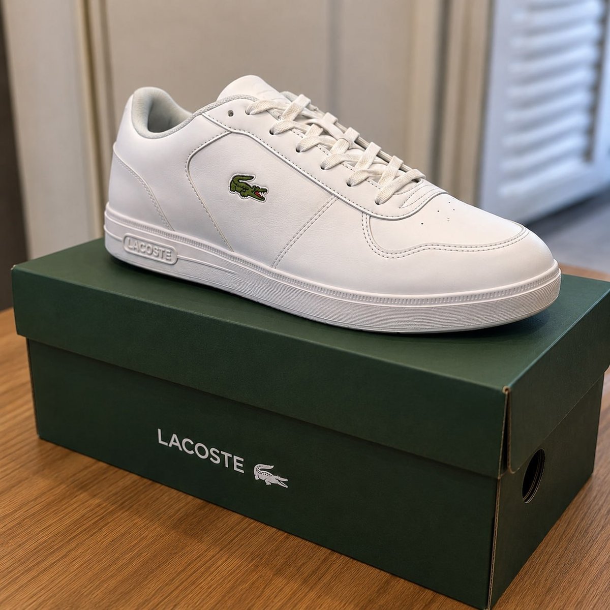 Tênis Lacoste T-Base
