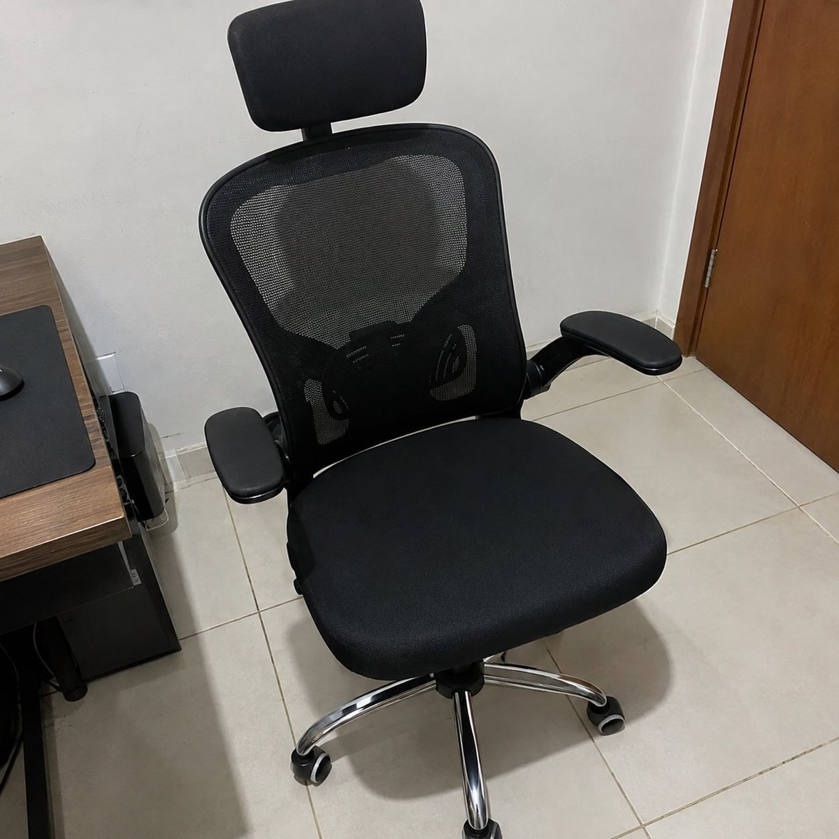 Cadeira De Escritório Ergonômica Giratória B100 Boston