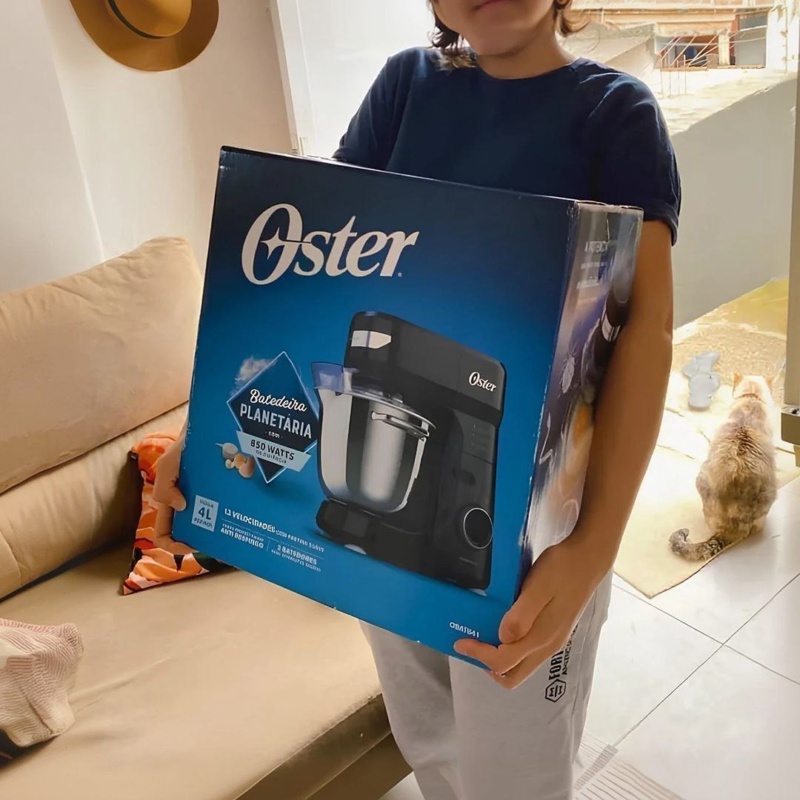 Batedeira Planetária Oster Bowl Inox III - 127V