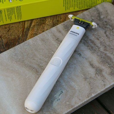 Aparador E Raspador Oneblade Intimate Qp1924/10 Philips Branco 127/220v