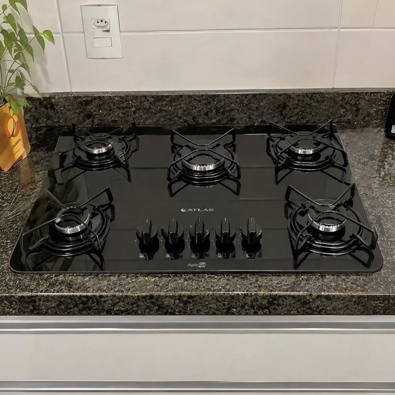 Cooktop 5 Bocas Atlas Agile Up com Mesa De Vidro A Gás Preto Bivolt
