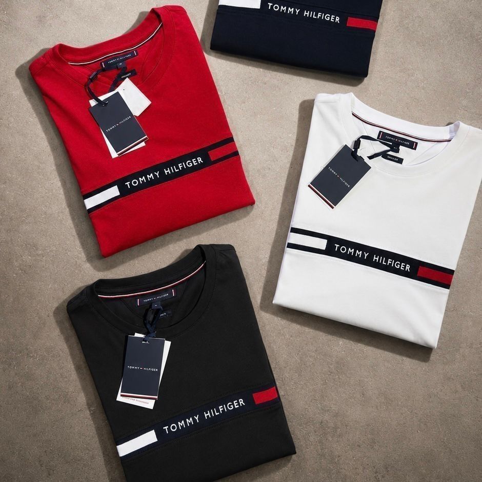 Kit 2 Camisetas Tommy Hilfiger Chest Insert Branca/Preta