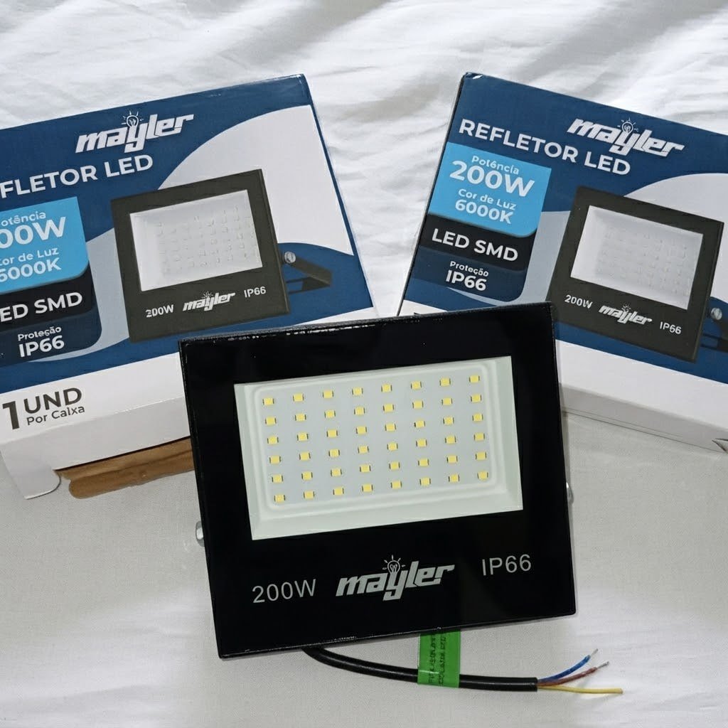 kit 2 Refletor Led 200w Holofote Bivolt Prova D'água Cor Branco Frio 6500k
